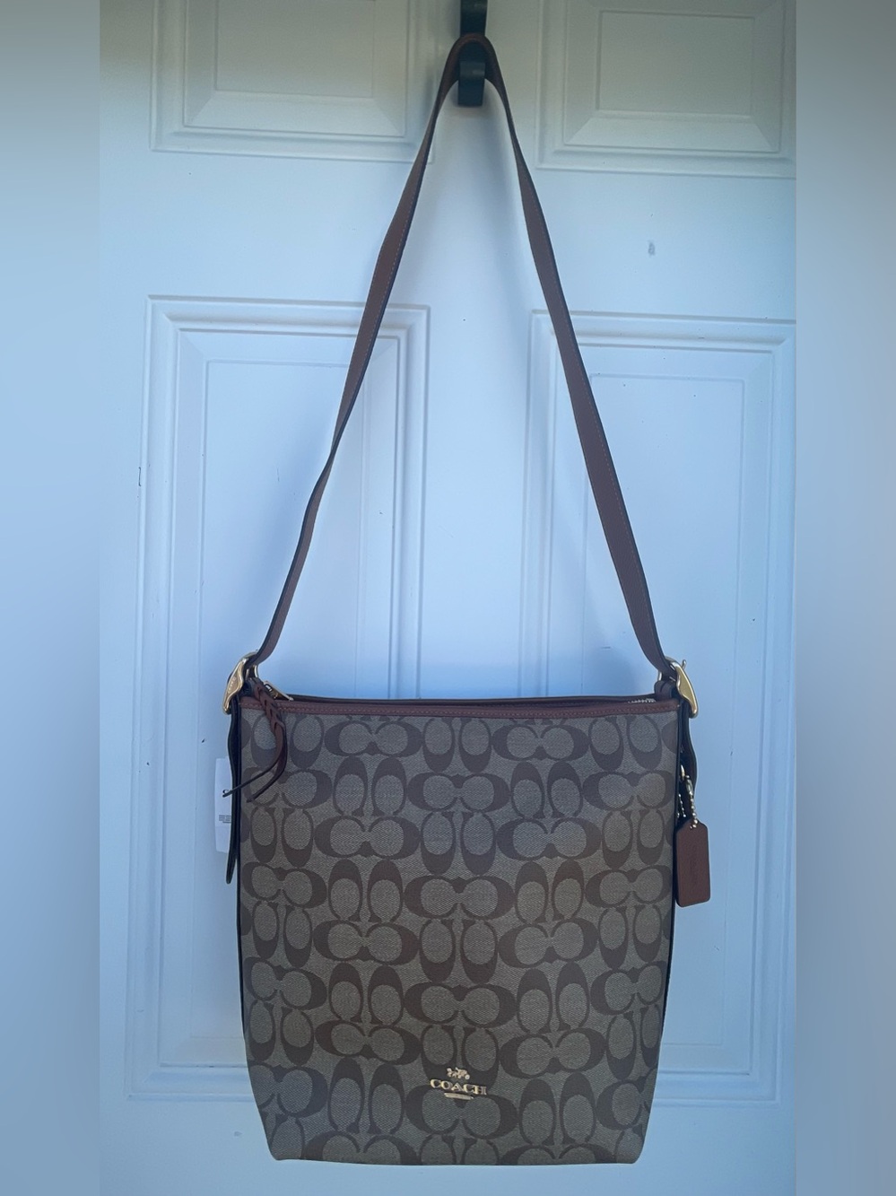 Coach Signature Canvas Shoulder Bag in Khaki Redwood Brand New